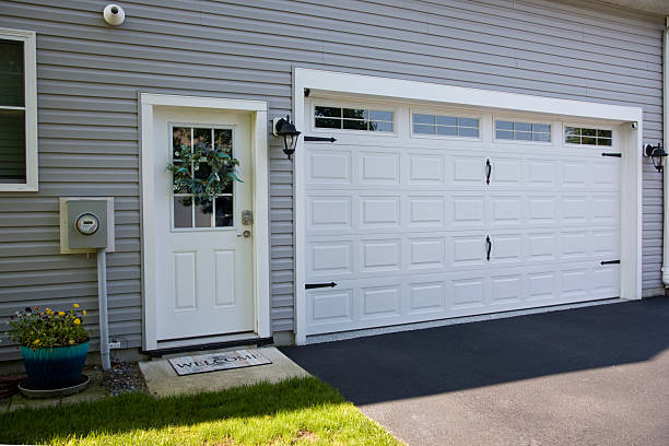24/7 Emergency Garage Door Panel Replacement experts in Joanna, SC